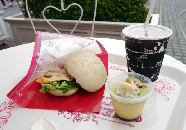 1　スペシャルセット（全体）／東京ディズニーランド「ディズニー・イースター2015」©Disney