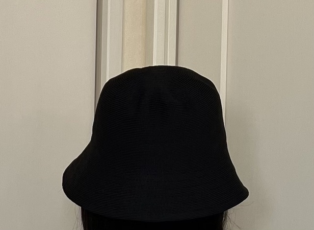 【ユニクロ UVカットニットバケットハット】どんなコーディネートにも合わせやすい