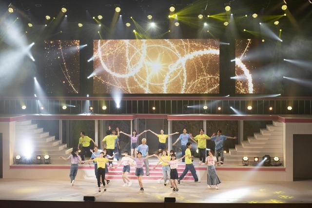 『舞台 Bling Bling By Seventeen』 ⒸSeventeen／集英社 撮影／田﨑嗣朗