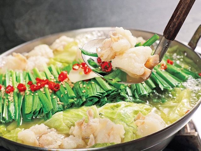 もつ鍋 岩本（塚口）  もつ鍋　1人前1150円（注文は2人前〜） 