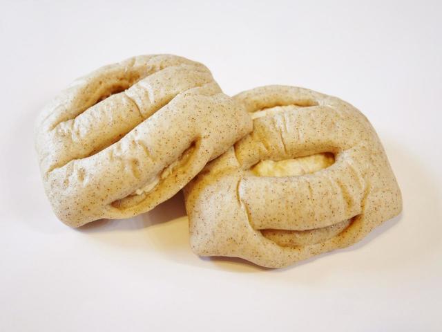 「大麦のしっとりパン　和風ツナ　2個入」ローソン・ナチュラルローソン