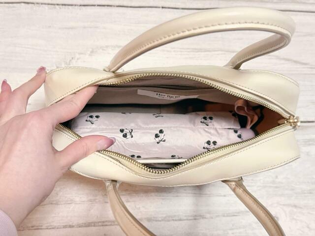 ミニバッグにも入れやすく、持ち運びしやすいサイズ感