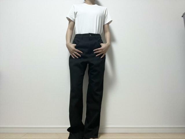 【ユニクロ エアリズムコットンクルーネックT(半袖)】インしてもシルエットがキレイ!