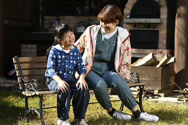 HELLO KITTY MONKUWA「ヤッケパーカー」大人用5,390円（税込）、子ども用4,290円（税込）