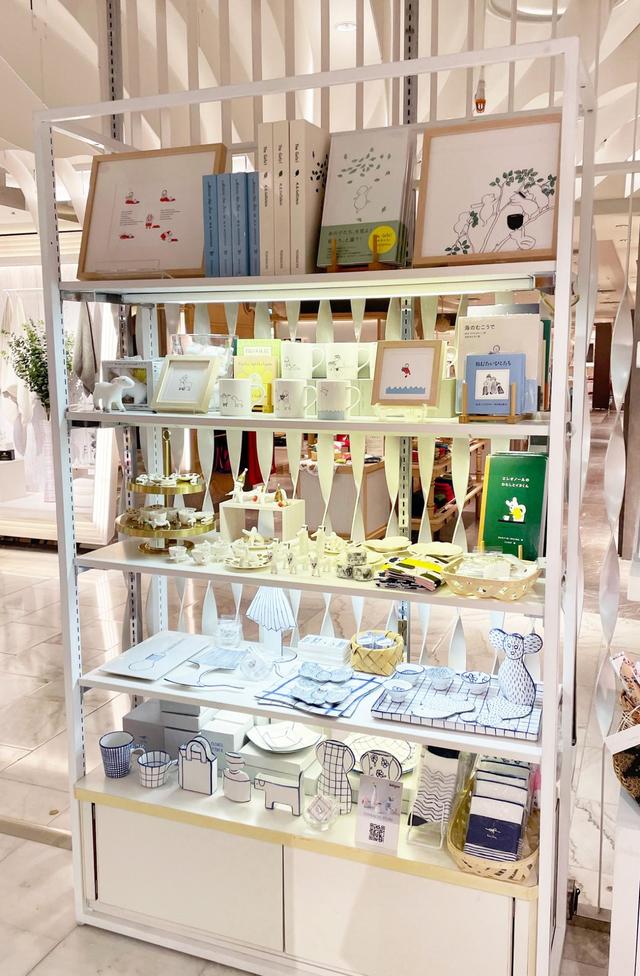 クリスマスギフトにぴったりのアイテムが並びます