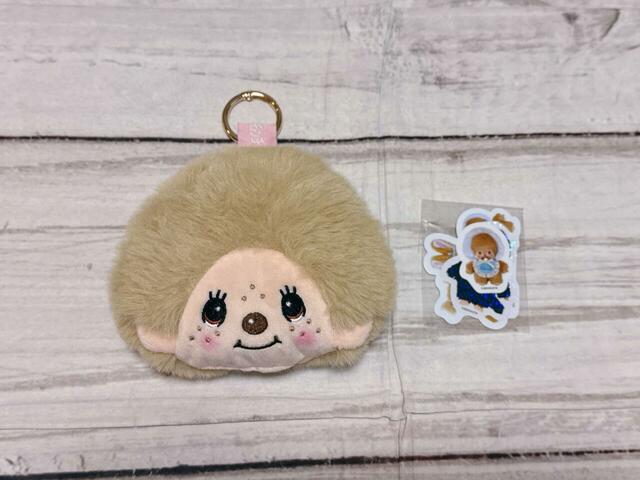 付録は「モンチッチ フェイスポーチチャーム&シール3点セット」
