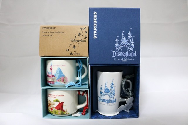 パーク内限定で販売されるオーナメント。ホリデーシーズンのみの販売になっている。