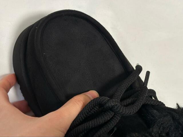 【niko and... オリジナルフェイクムートンモカシンブーツ】表はスエードのような素材感です