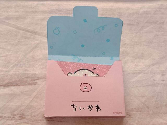 【ちいかわ キラだッッ ホログラムカードメーカー】ホログラムカードがぴったり入るサイズ感♪