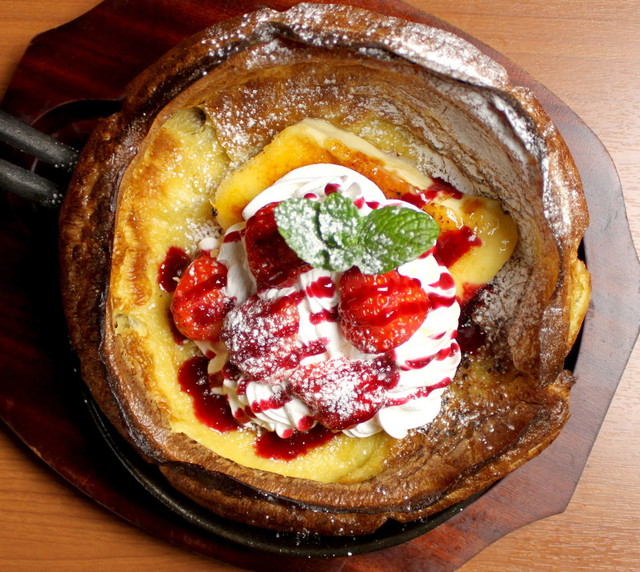 あまおう苺ダッチパンケーキ