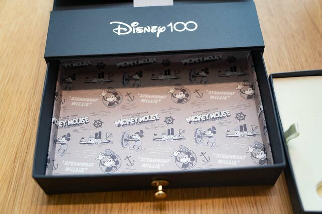 キャップレス万年筆|57,200円|銀座 伊東屋「ディズニー100周年」グッズ