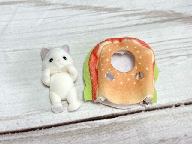 衣装は着脱できるので、お耳や体のサイズが合えば、手持ちの赤ちゃんに着せ替えて楽しむこともできますよ♪