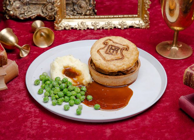 【Harry Potter Cafe】ホグワーツ ステーキパイ(税込¥1,320)