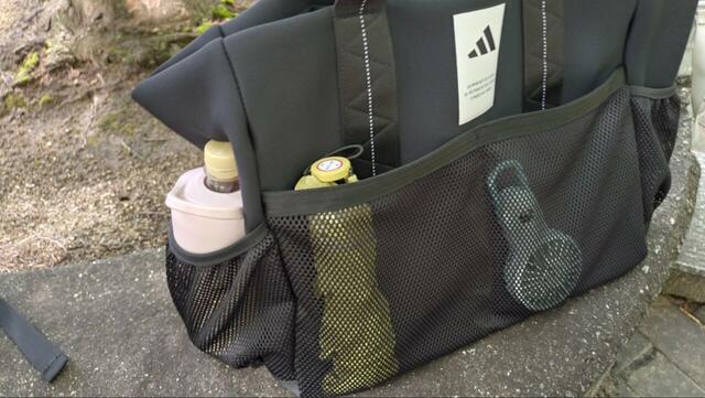 【adidas（アディダス） マストハブ シーズナル トートバッグ】外ポケットはすべてメッシュ素材で視認性バツグン！