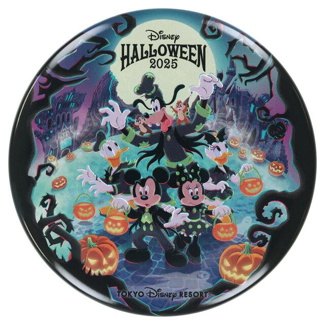 カンバッジ 600円｜東京ディズニーリゾート「ディズニー・ハロウィーン」スペシャルグッズ｜販売店舗：東京ディズニーランド「ディズニー＆カンパニー」、東京ディズニーシー「エンポーリオ」｜発売日：2025年9月16日（火）