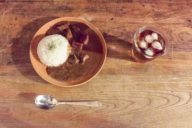 【カルディ ビーフカレー】隠し味にコーヒーが使われている