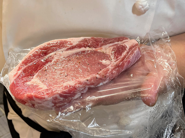 【スズコウ】250グラムの生肉