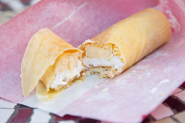 スペシャルクレープ　プリン ¥520