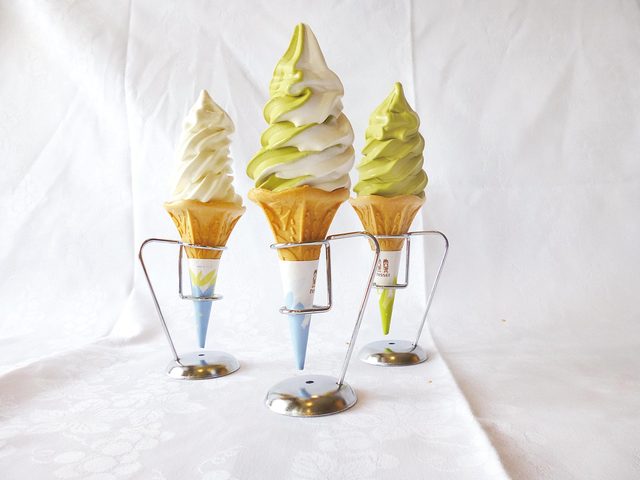 国民宿舎 松代荘／入浴後に食べたいソフトクリームはミルク・抹茶・ミックス各300円