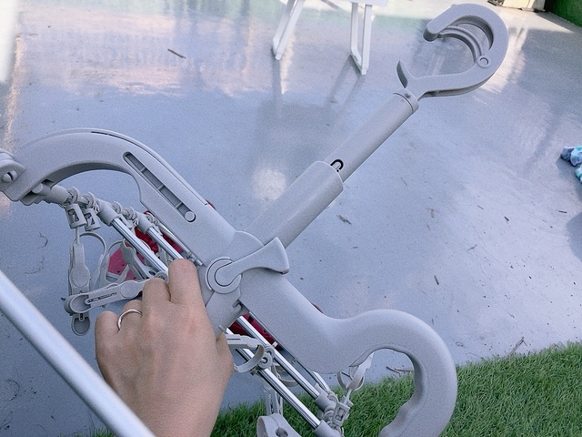 【カインズ 楽干し・楽カケ アルミ洗濯ハンガー 40ピンチ】ハンガー部分が伸びる