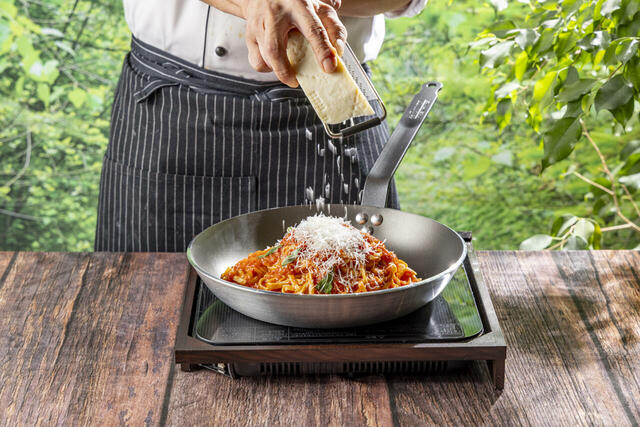 「生パスタのライブパフォーマンス【ランチビュッフェ限定】」＜期間：2026年1月1日〜3月31日＞【“フレッシュいちご2種“の食べ比べもできる！インターナショナルガーデンホテル成田の「旬のいちごと生パスタを楽しむイタリアンビュッフェ」】