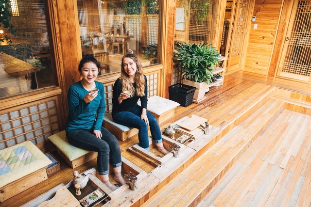 「ソルガホン」は、地下鉄3号線景福宮駅3番出口から600mほど北上したところ　写真提供：ソウル観光公社
