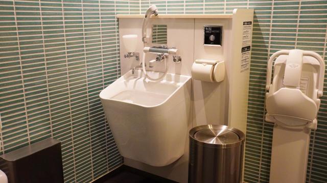 京都水族館 多目的トイレにはオストメイトも完備