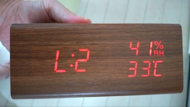 【ニトリ 置くだけスマホ充電LED時計】明るさは「L:1~L:3」の3段階から選べるほか、時間帯によって自動で調整してくれるモードも搭載!