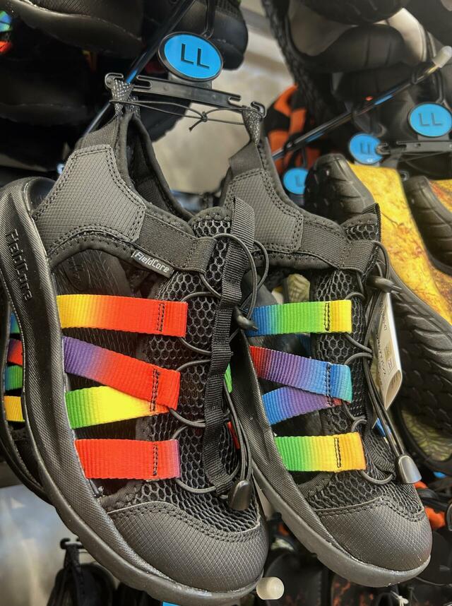 【ワークマン　フィールドサンダルアドバンス】ワークマンの人気サンダル！今年はレインボーカラーが追加されました