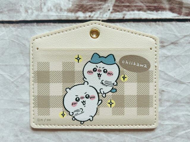 合わせやすいベージュも展開されています