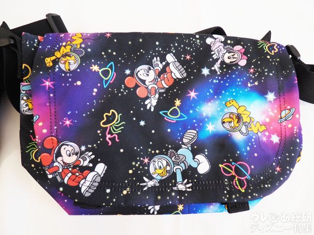 東京ディズニーリゾート|宇宙柄ショルダーバッグ¥3,900