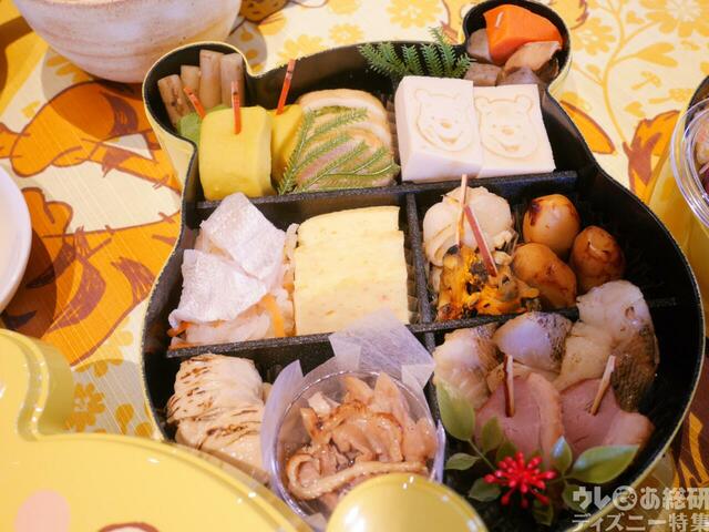 おせち・三段重「くまのプーさん」｜27,900 円(税込)