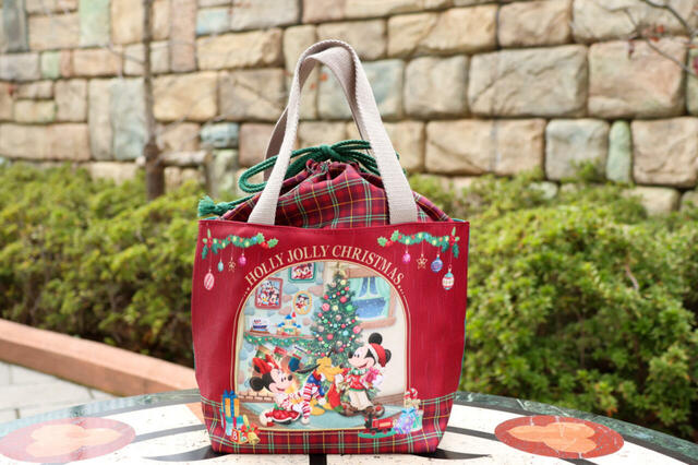 スーベニアランチケース 対象のメニューにプラス¥1300｜レッドの側