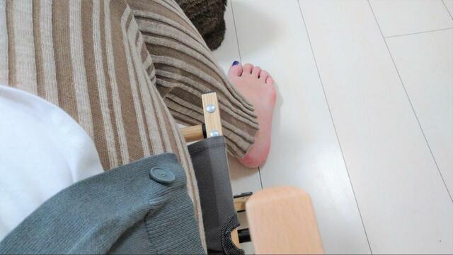 【ワークマン 燃え広がりにくいキャンピングチェア】足を開き気味に座っても余裕