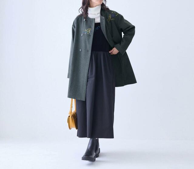 刺繍入りＡラインコート「アナと雪の女王」｜￥ 12,900 （税込）