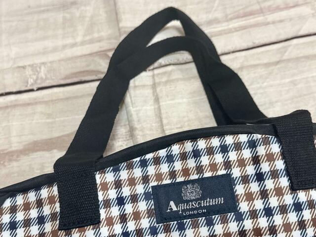 持ち手は長めに設計されているため、肩がけもしやすく、移動時もストレスフリー！