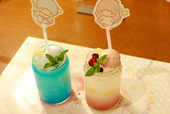 キキ＆ララ・マイメロディ40thアニバーサリーカフェ／キキのドリーミーソーダ＆ララのスィートソーダ