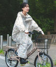 W by Wpc.「レインバイシクルスリーブポンチョ」6,380円（税込）