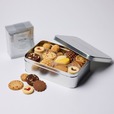 【DEAN ＆ DELUCA「アメリカンクッキー缶＆コーヒーギフト」¥4,733】ロゴの入ったシルバーのクッキー缶と定番「ハウスブレンド」を合わせたセット
