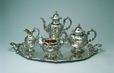 「ティーセット」1860－61年 ロンドン　穐葉アンティークジュウリー美術館蔵