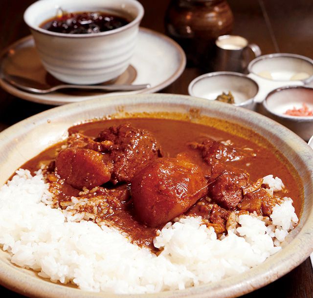 都内「喫茶店のカレー」名店5／茶房 武蔵野文庫（吉祥寺）　カレーライス 900円（サラダ・ドリンクセット1200円）