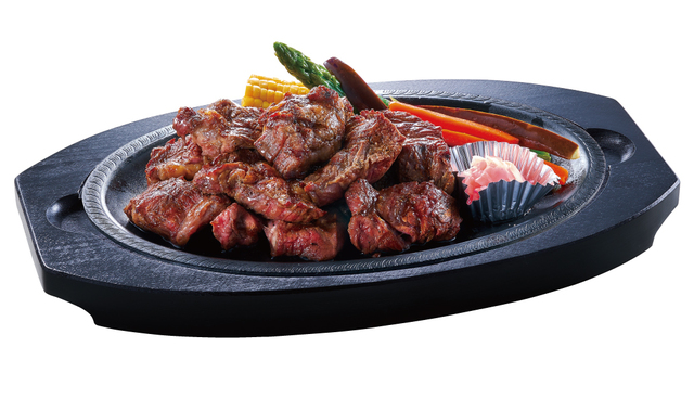 でかいサイがゴロゴロ入っているサイゴロステーキ