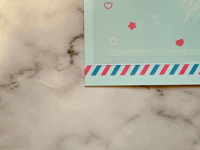 上下のエアメール風のデザインがかわいいです!