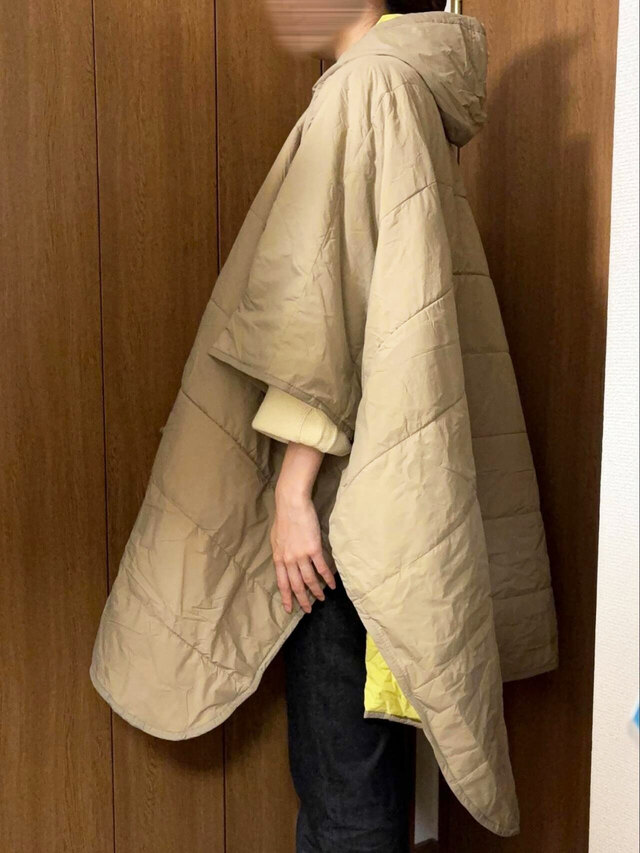 【ワークマン WEB限定 レディースディアテックスマルチウォームポンチョ】耐久撥水加工も施されているため、冬のアウトドアにもぴったり!