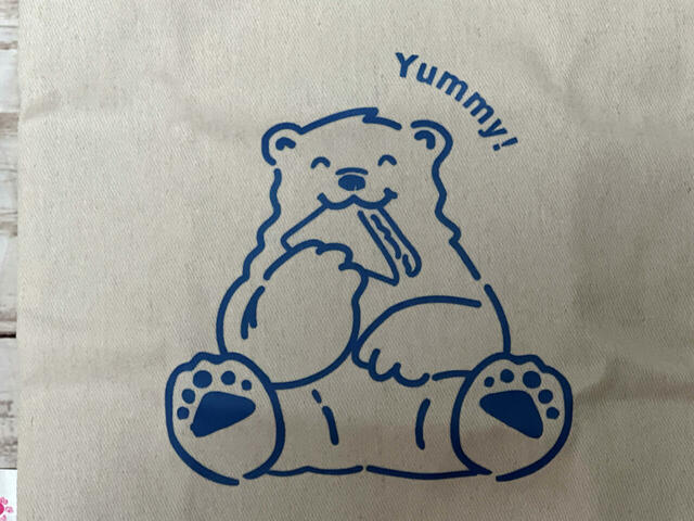 サンドイッチハウスメルヘンのオリジナルキャラクター、クマの「メルるん♪」。シャーベットカラーはここだけなのでレアです！