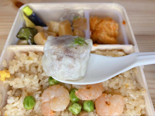 【崎陽軒】チャーハン弁当のシウマイはグリンピース入り