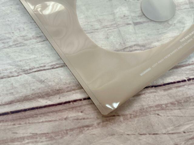 シックなベージュカラーが大人世代にうれしい♪