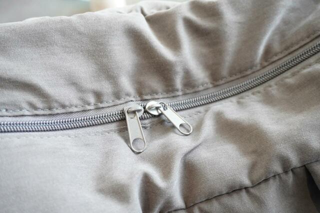 使いやすいダブルジップ