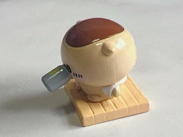 何かを飲んでいるくりまんじゅう。いつもよりバブみを感じてかわいい…!