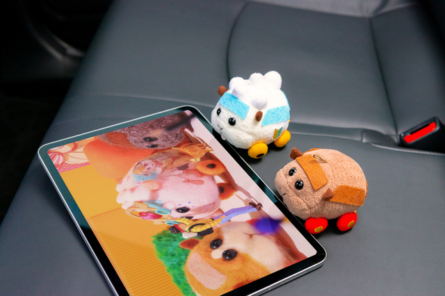 タブレット視聴イメージ【PUI PUI モルカー×カロッツェリア】